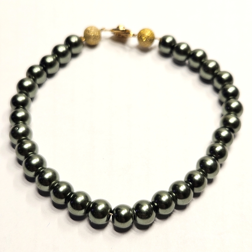 Dark Green Glass Pearl Beaded Bracelet